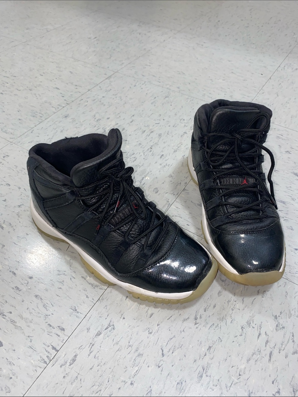 Jordan 11s bred women 6 big kid girl 5y black and white basketball sneakers